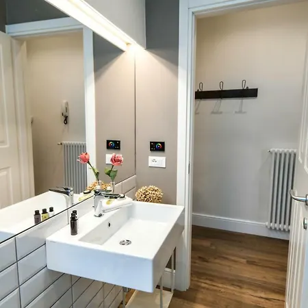 Oltrarno's Sweet Rose - Free Parking! Appartement Florence