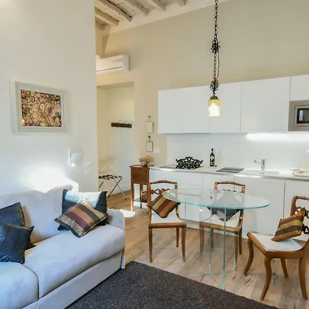 Apartamento Oltrarno's Sweet Rose - Free Parking! *