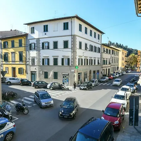 Апартаменты Oltrarno's Sweet Rose - Free Parking!